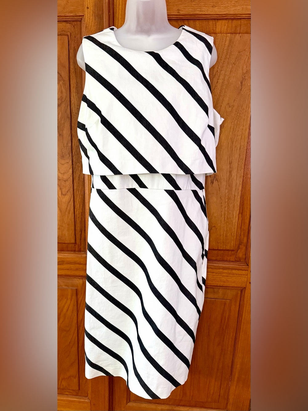 Sleeveless Black & White Diagonal Striped Layered Seath Midi Dress